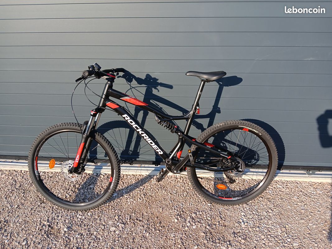 Btwin Rockrider 520 Vtt Noir Et Rouge Vtt Rockrider St Velo Noir