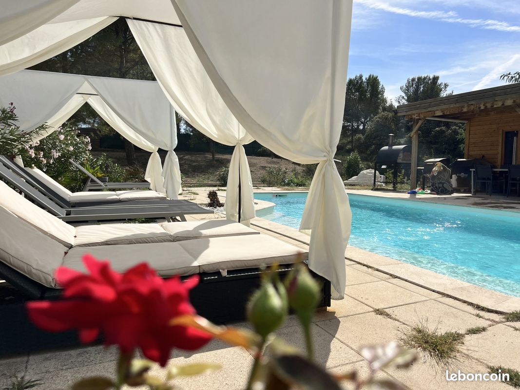Maison 10 pièces 213 m² · aux Pennes-Mirabeau · 213 m² · 927 000 €
