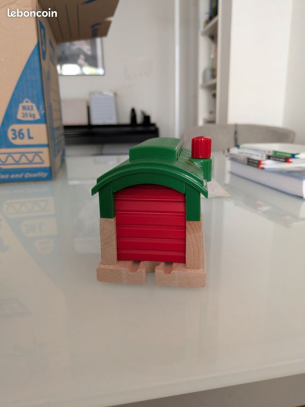 Brio Tunnel garage train (33574) (image 3)