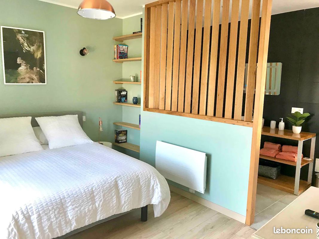 FLEUR DE NOYER Gîte de charme avec spa et piscine privatifs 8pers 4ch 5sdb (image 8)