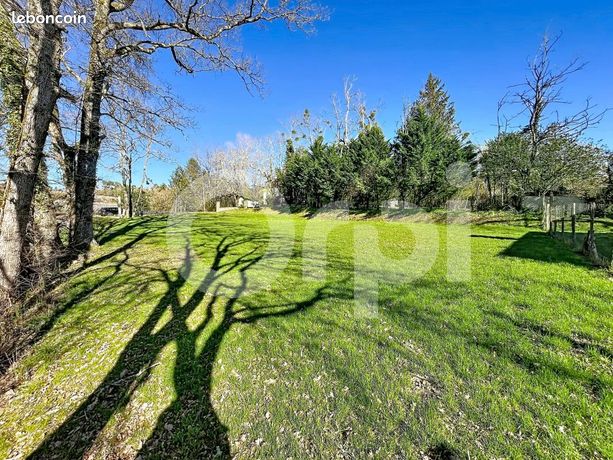 Terrain 572 m² Lembras