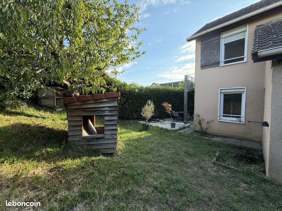 Maison 4 pièces 85 m² · à La Côte-Saint-André · 85 m² · 880 €/mois