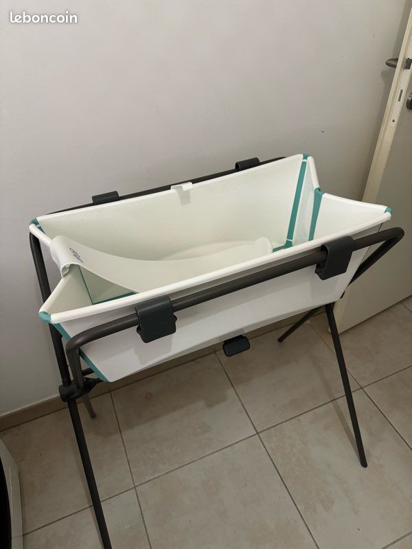 Baignoire stokke pliable avec transat bébé (image 1)