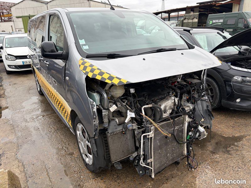 Citroën Jumpy Space tourer 9 places accidenté (image 1)