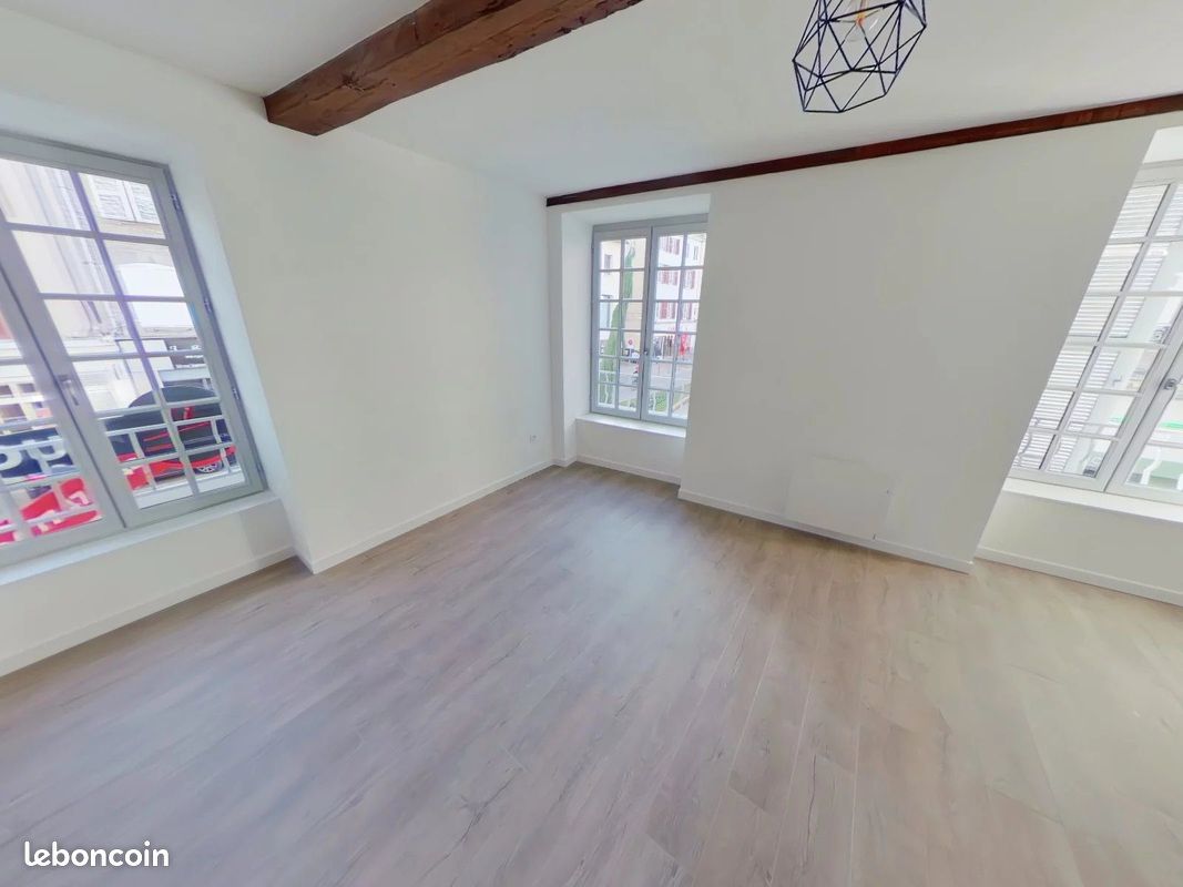 Appartement 3 pièces 85 m² · à Montbrison · 85 m² · 623 €/mois