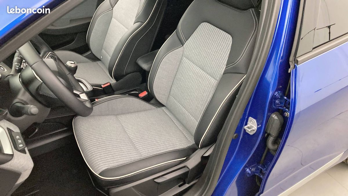 Renault clio tce 90 ch gsr2 techno (image 12)