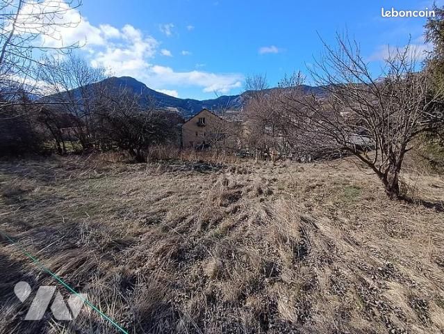 Terrain 1193 m² · à Seyne · 1 193 m² · 51 000 €