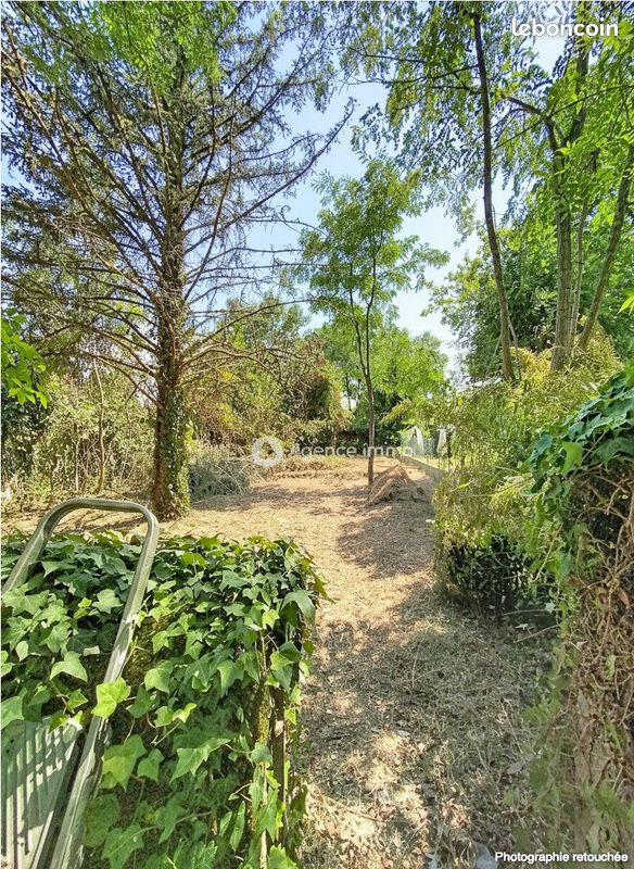 Maison 6 pièces 111 m² · à Cléré-les-Pins · 111 m² · 147 000 €