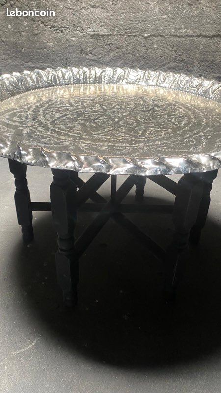 Table à thé oriental (image 1)