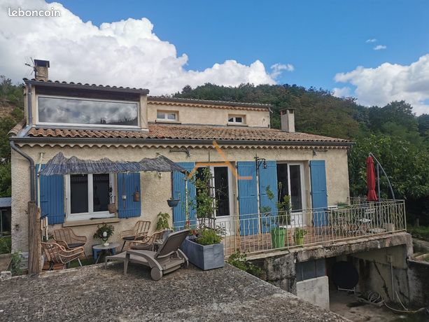 Villa 11 pièces 225 m²