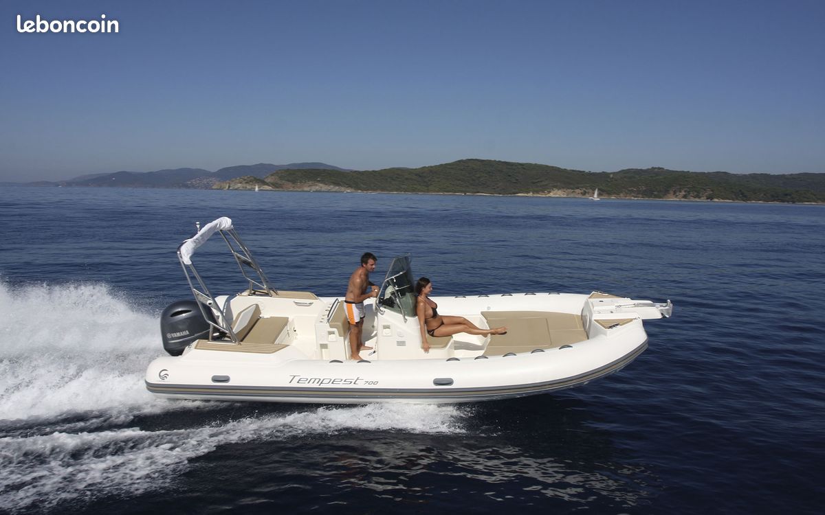 Capelli Tempest 700 Luxe + Yamaha 200ch de 2024 (image 3)