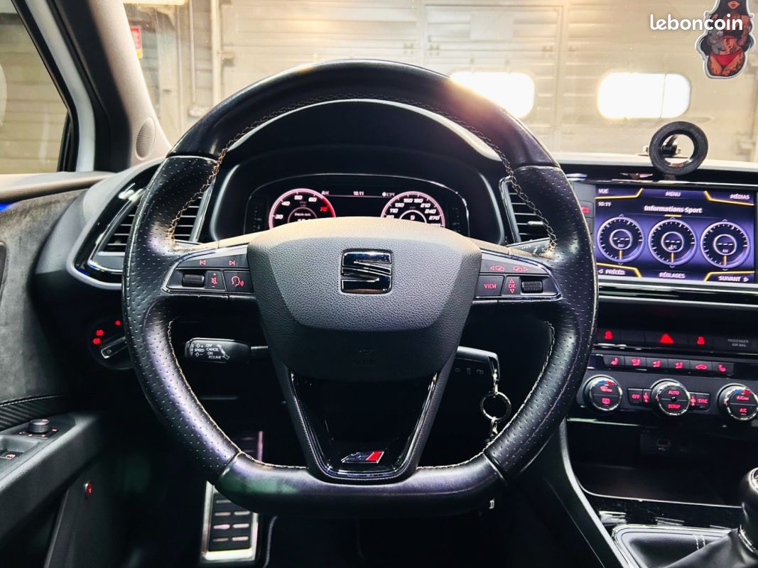 SEAT Leon Cupra 300 Phase 2 – 2.0 TSI 300 – Beats Audio – Garantie Cessible (image 13)