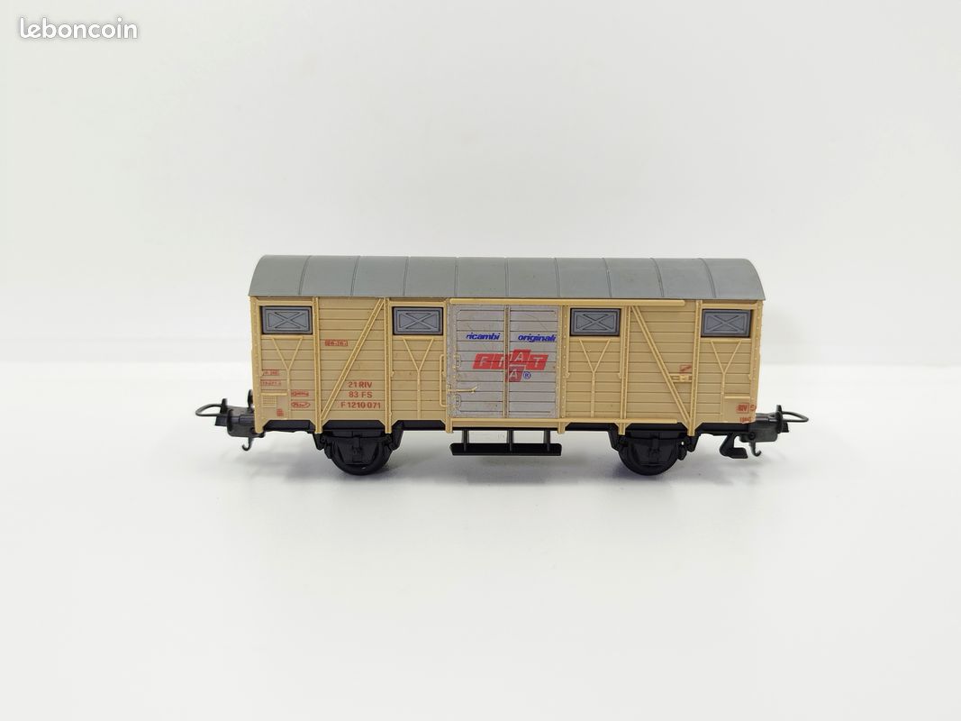 VOITURE VOYAGEURS 1°CL SBB CFF FFS - AVEC ECLAIRAGE VOITURE VOYAGEURS 1°CL SBB