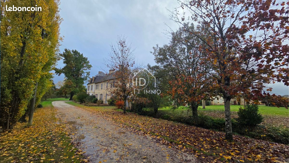 Maison 8 pièces 305 m² · à Bergerac · 305 m² · 442 000 €