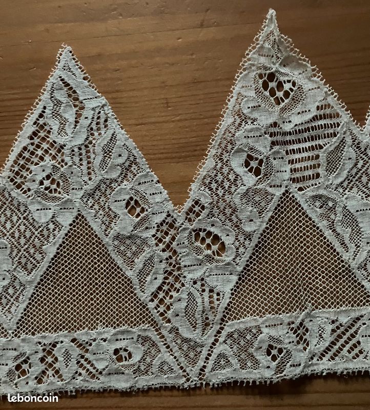 Dentelle ancienne n° 14 (image 2)