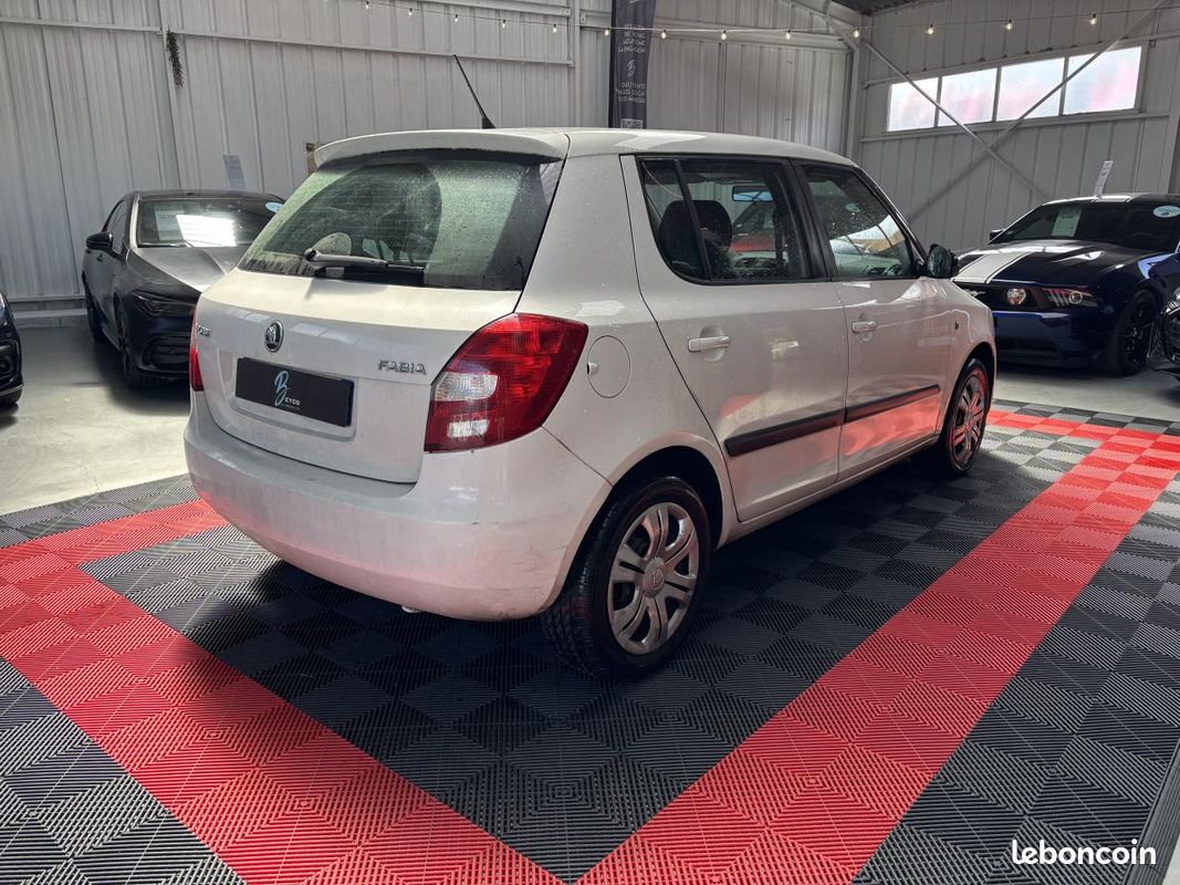 SKODA FABIA 1.6 TDi 75 CH ACTIVE (image 3)