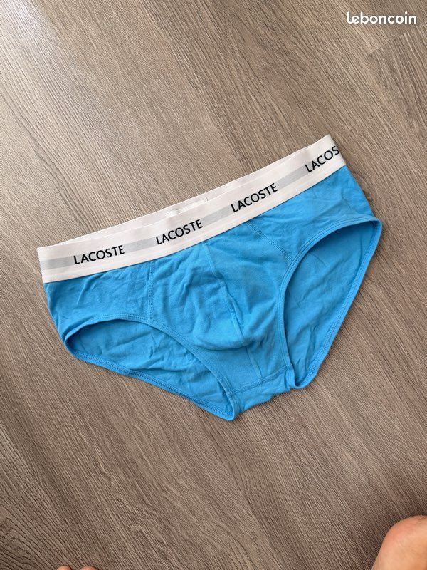 Slip bleu Lacoste (image 1)