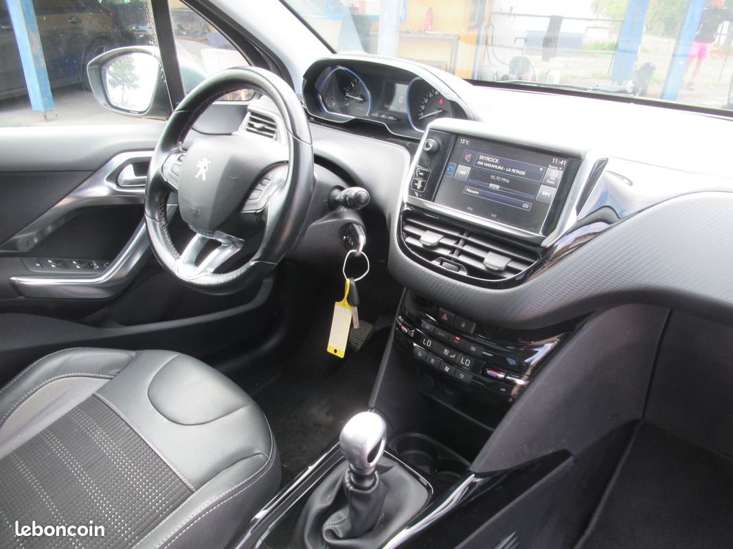 Peugeot 2008 1.2 pure tech 130 allure distribution ok (image 5)