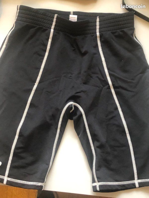 Short de bain Lycra + polaire pour surf Taille M (image 1)