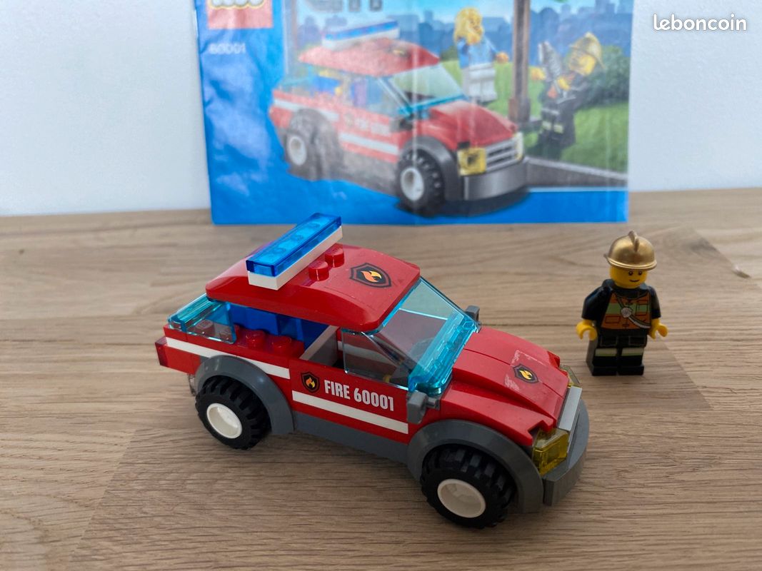 La voiture du chef des pompiers (Lego 60001) (image 1)