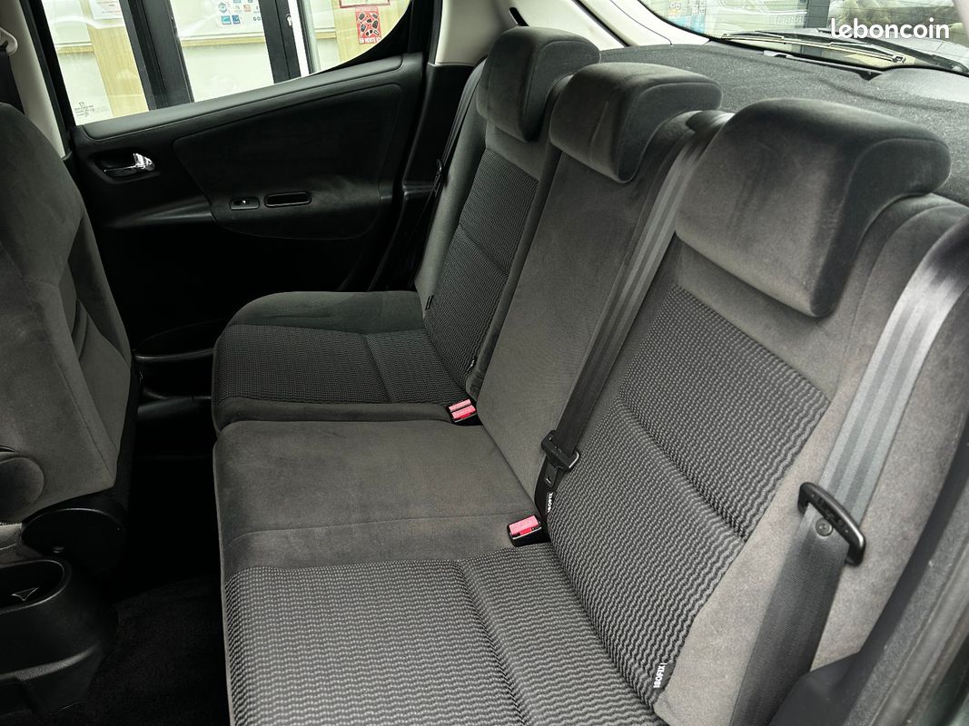 Peugeot 207 1.6 VTI 120CH PREMIUM / PAS UN PURETECH (image 10)