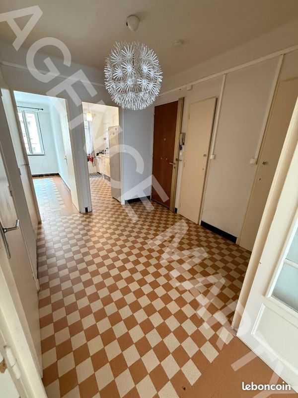 Appartement 3 pièces 62 m² · à Marseille · 62 m² · 900 €