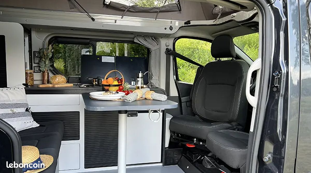 RENAULT Trafic TRAFIC VAN AMENAGE DCI 150 L1 H1 FLEX GRIS COMETE