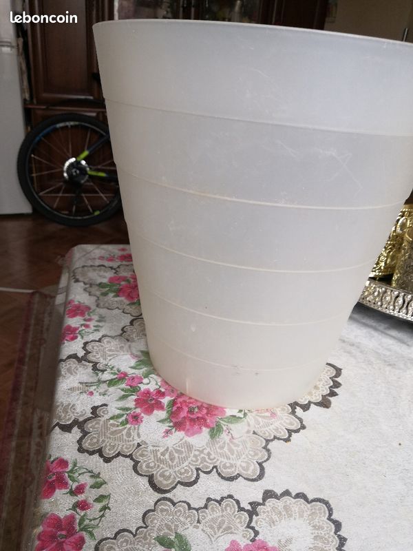 Un poubelles (image 1)