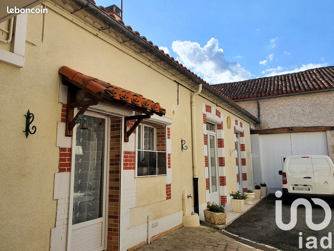 Maison de ville 6 pièces 125 m² - Chasseneuil-sur-Bonnieure 16260 (image principale 11)