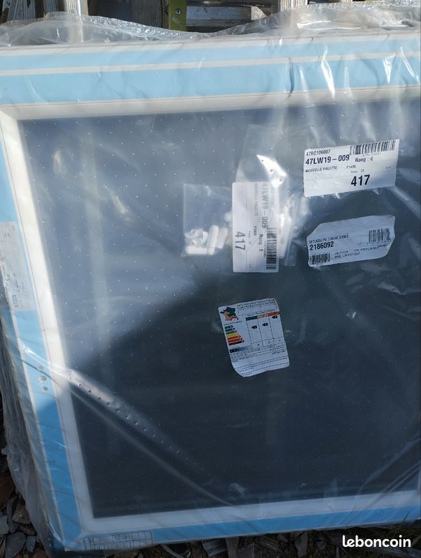 À vendre fenêtre neuve pvc 95 x80 avec poignée (image 1)