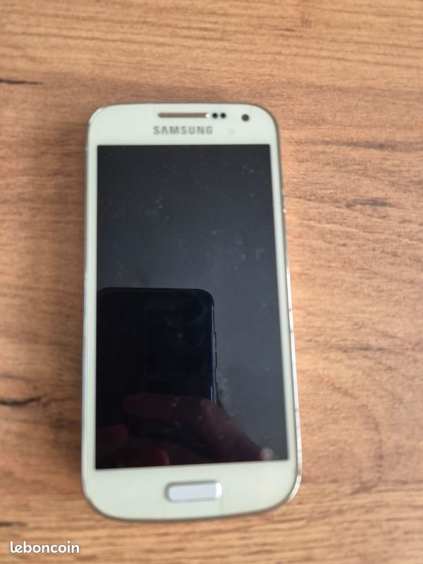 Samsung S4 mini (image 1)