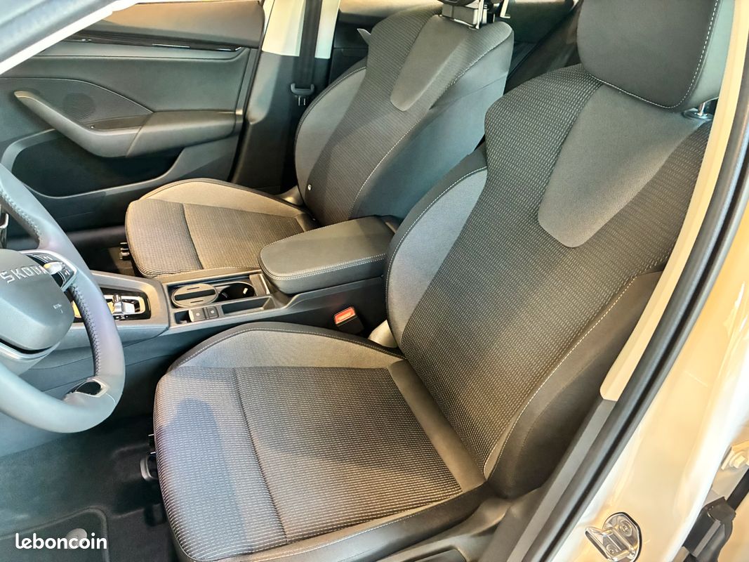 SKODA OCTAVIA COMBI SELECTION 2.0 TDI 150 ch SCR DSG7 (image 3)