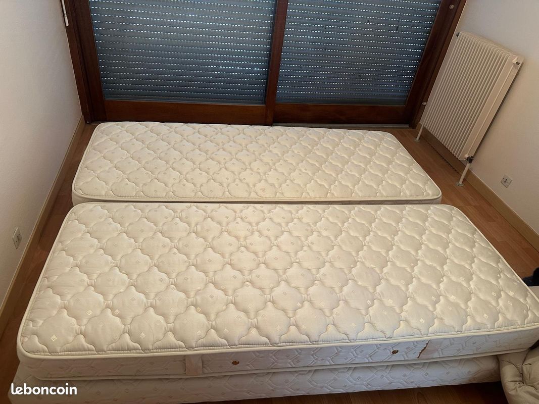 Sommier grandes dimensions +matelas (image 1)