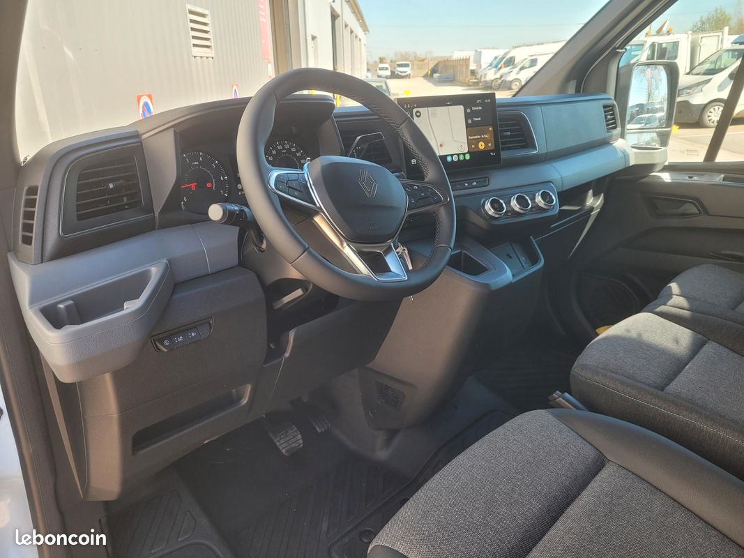 RENAULT MASTER IV 3T5 L2H2 FOURGON 2.0 Blue DCI 170 AUTO EXTRA 03 PLACES NEUF + CAMÉRA RECUL + CLIM AUTO + RADARS AVANT-ARRIERE-LATÉRAUX + PORTES 270 DEGRÉS + PNEUS TOUS TEMPS ( Prix Vente 33 990 HT ) (image 3)