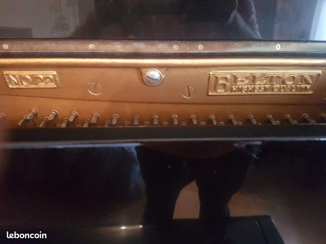 Piano droit (image 2)
