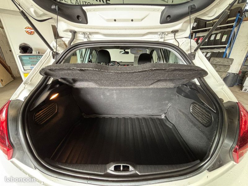 Peugeot 208 1.6 BLUEHDI 75CH ACCESS 5P (image 10)