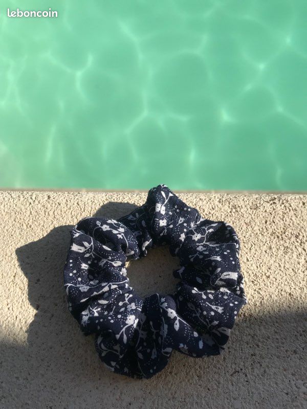 Chouchou scrunchie fleuri (image 2)