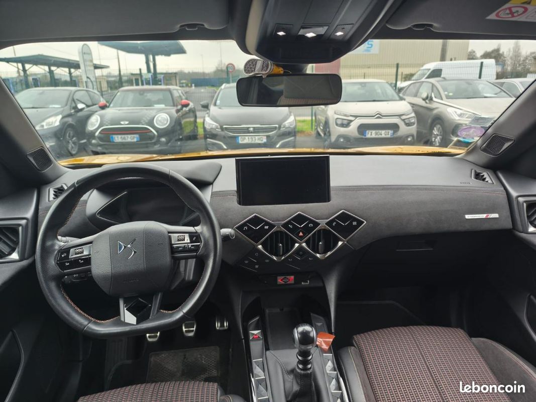 DS DS 3 CROSSBACK DS3 Crossback 1.2i PureTech 12V - 100 Performance Line PHASE 1 GARANTIE 6 MOIS (image 10)
