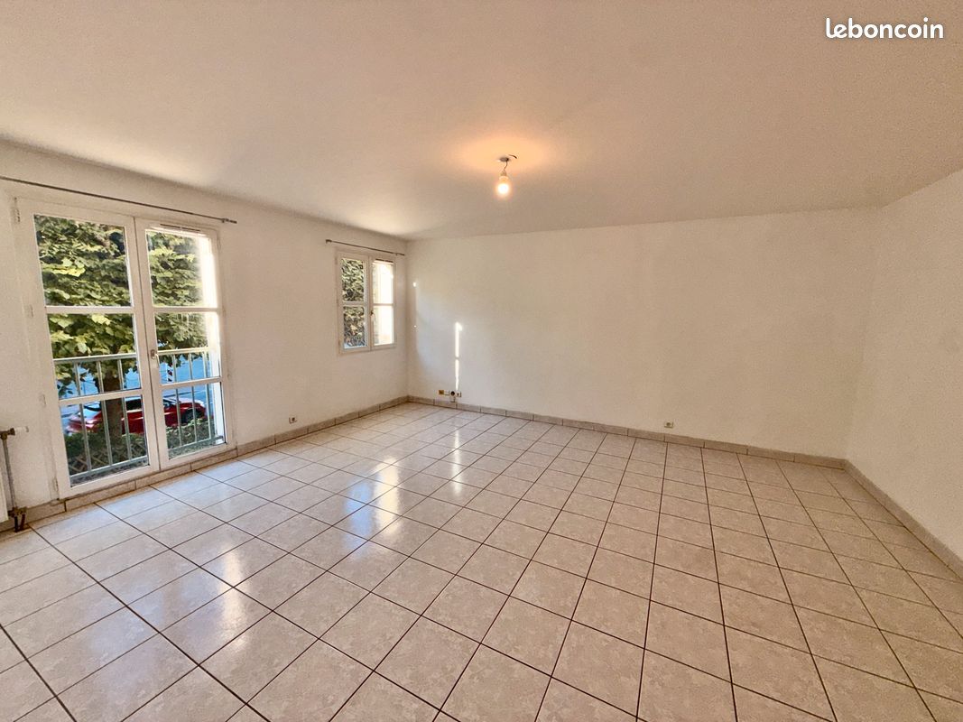 Appartement 3 pièces 65 m² · à Brie-Comte-Robert · 65 m² · 1 050 €/mois