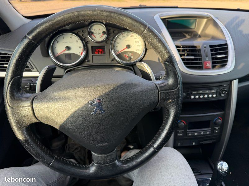 (CARTE GRISE OFFERT) Peugeot 207 1.4 e boîte automatique ,kit distribution neuf,révisée,⭐️garantie 1 an offert inclus✅ (image 10)