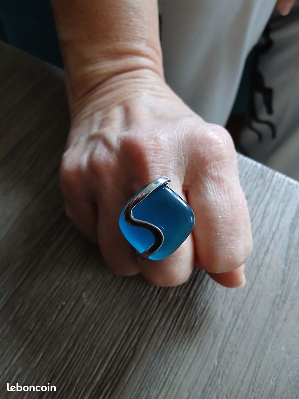 Bague perle bleue (image 1)