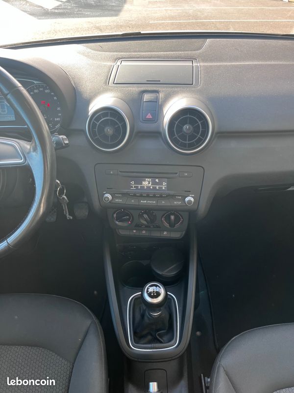 Audi a1 1.6 tdi 90 ch ambiente (image 11)
