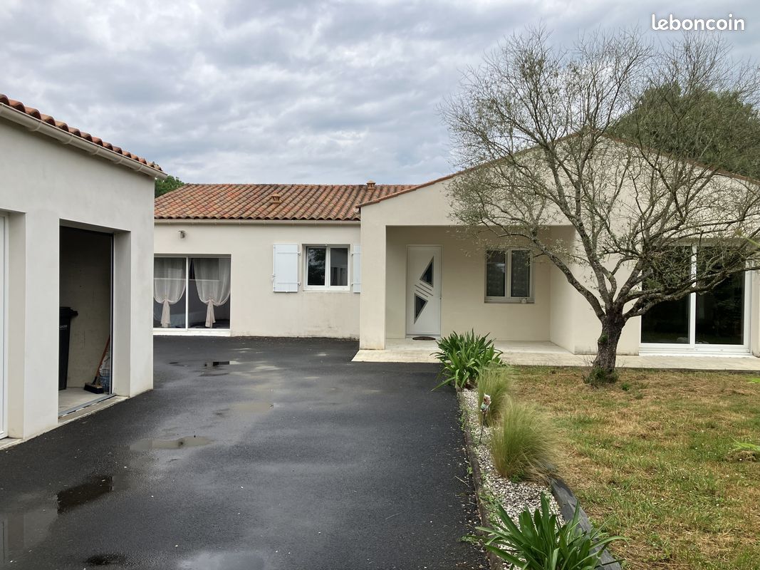 Maison 6 pièces 110 m² · à Ardillières · 110 m² · 312 000 €