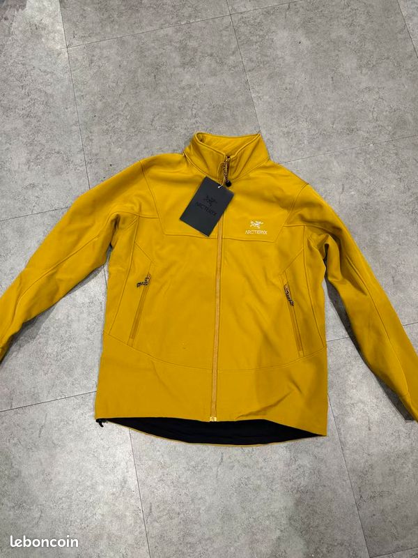 Manteau imperméable en polyester jaune haute visibilité pour signaleur