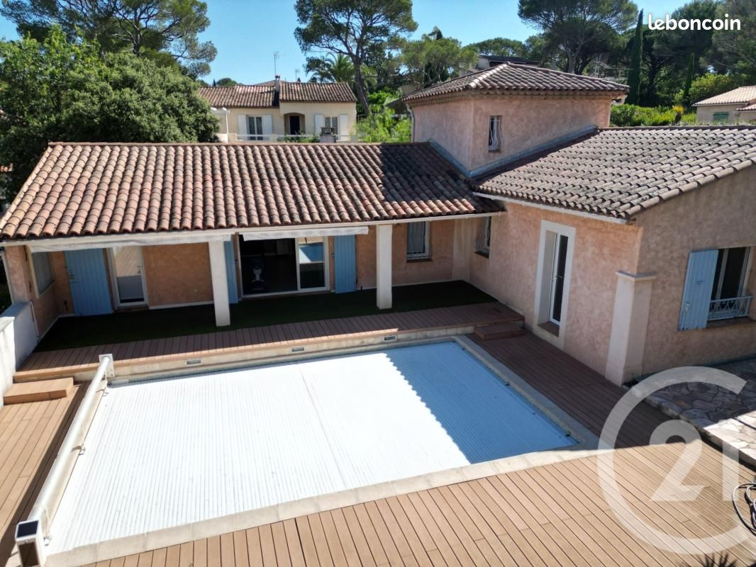 Maison 6 pièces 186 m² · à Fréjus · 186 m² · 695 000 €