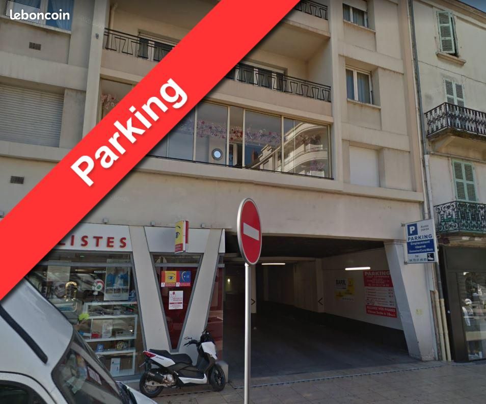 Parking VICHY · 70 €/mois