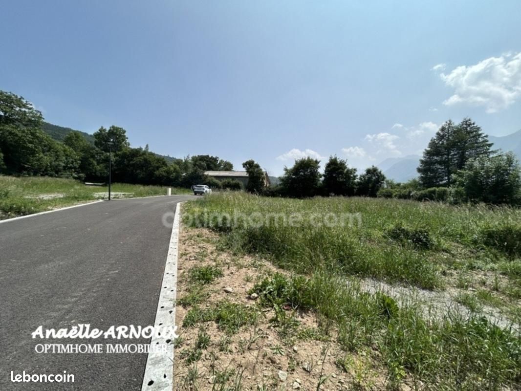 Terrain 513 m² Aubessagne · 71 700 €