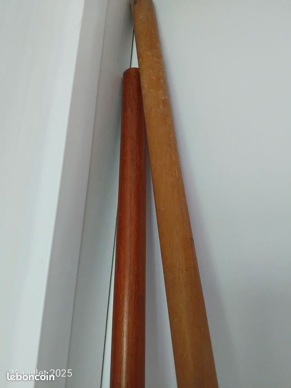 Tringle en bois (image 1)