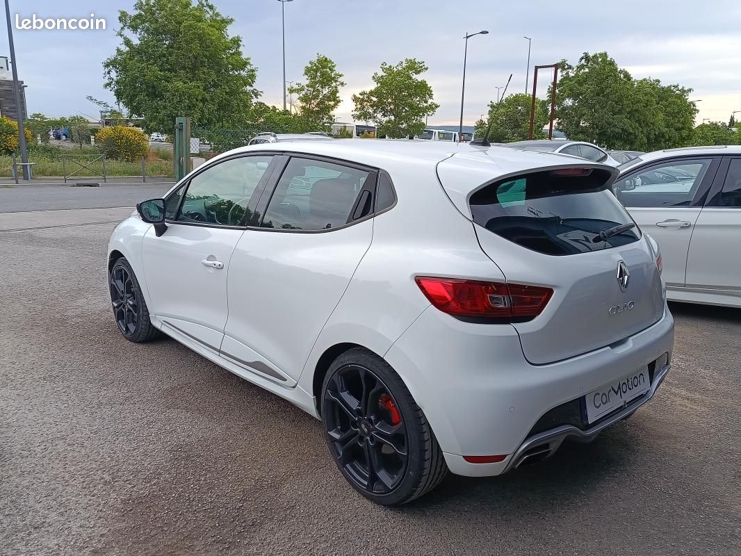 Renault Clio 4 RS 200 ch (image 6)