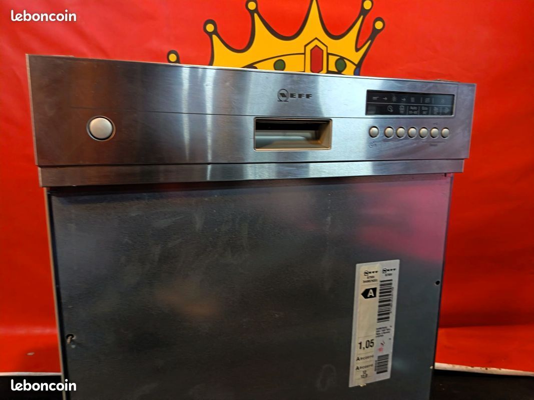 Lave vaisselle encastrable à bandeau inox (NEFF) A++ (image 2)